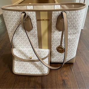 Michael Kors tote